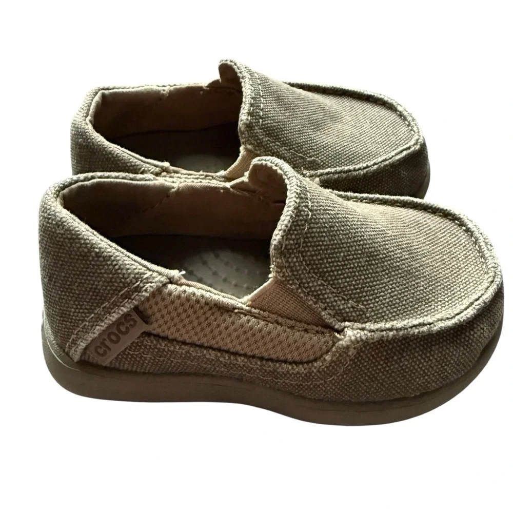 CROCS Kids Santa Cruz II Tan Moccasins
